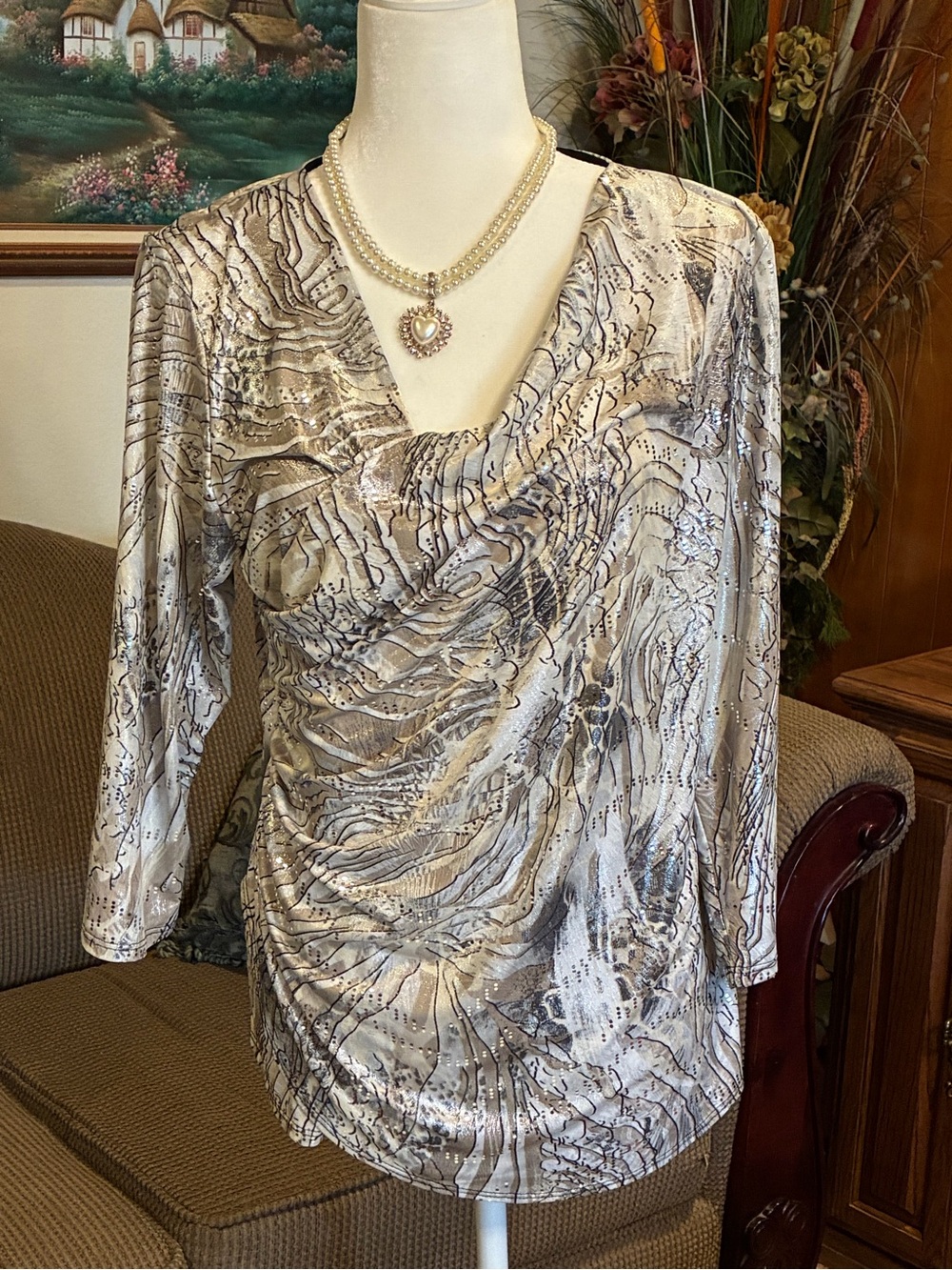 Shimmering Beige/Black blouse